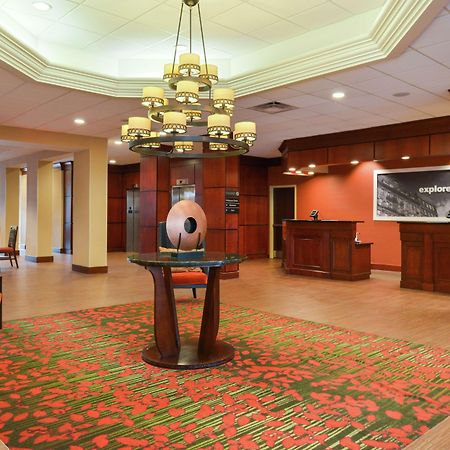 Hampton Inn Frederick Exterior photo
