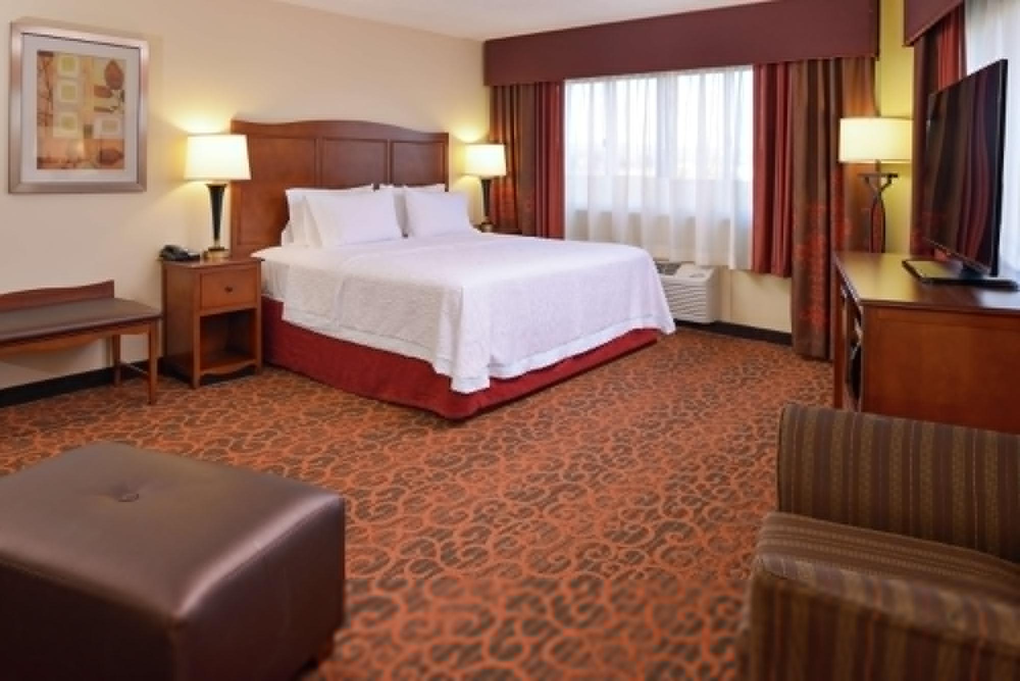 Hampton Inn Frederick Exterior photo