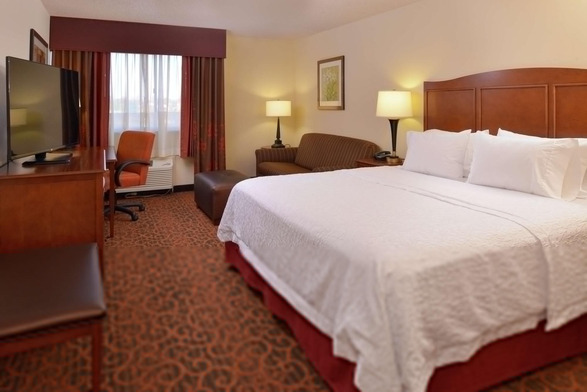 Hampton Inn Frederick Exterior photo