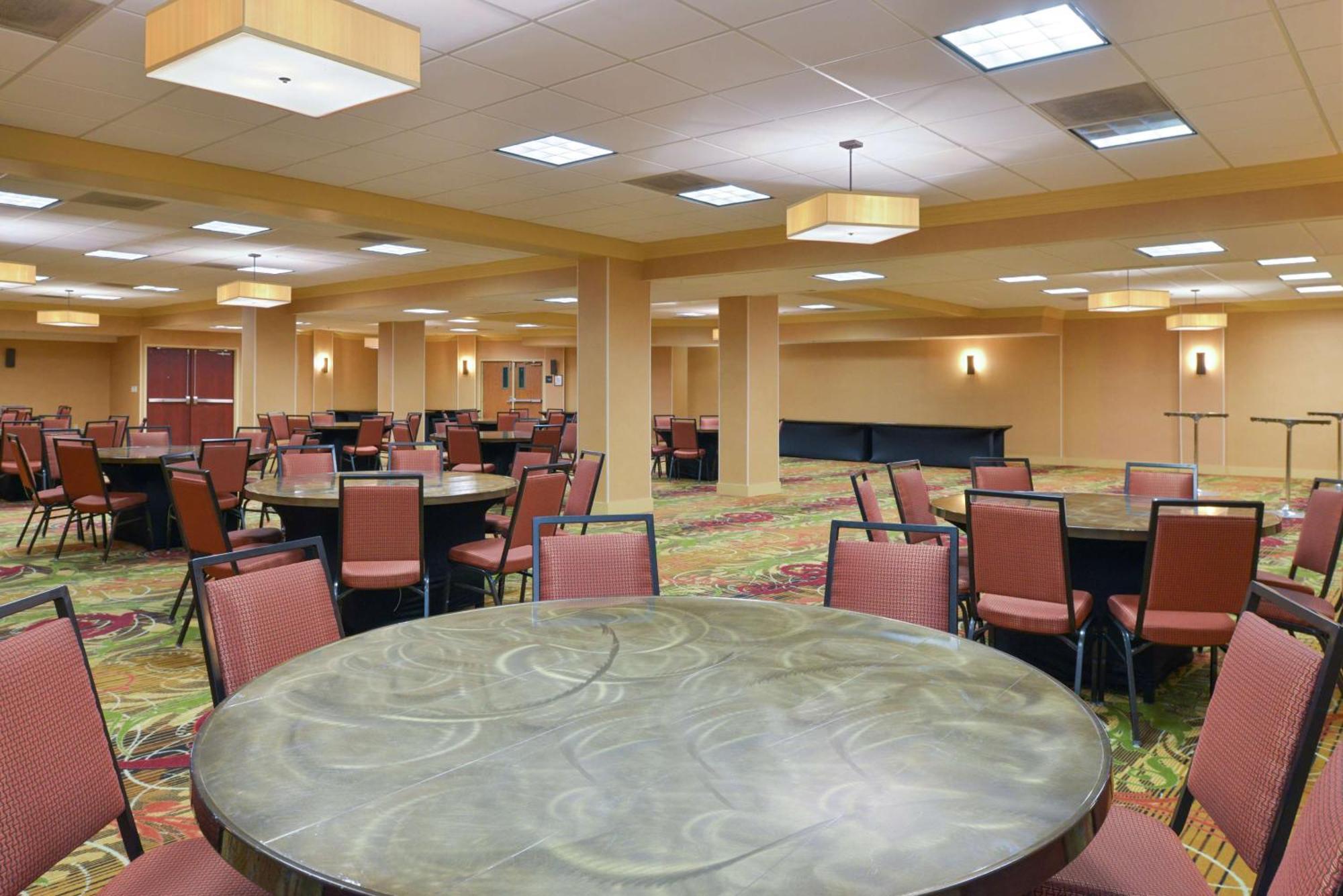 Hampton Inn Frederick Exterior photo